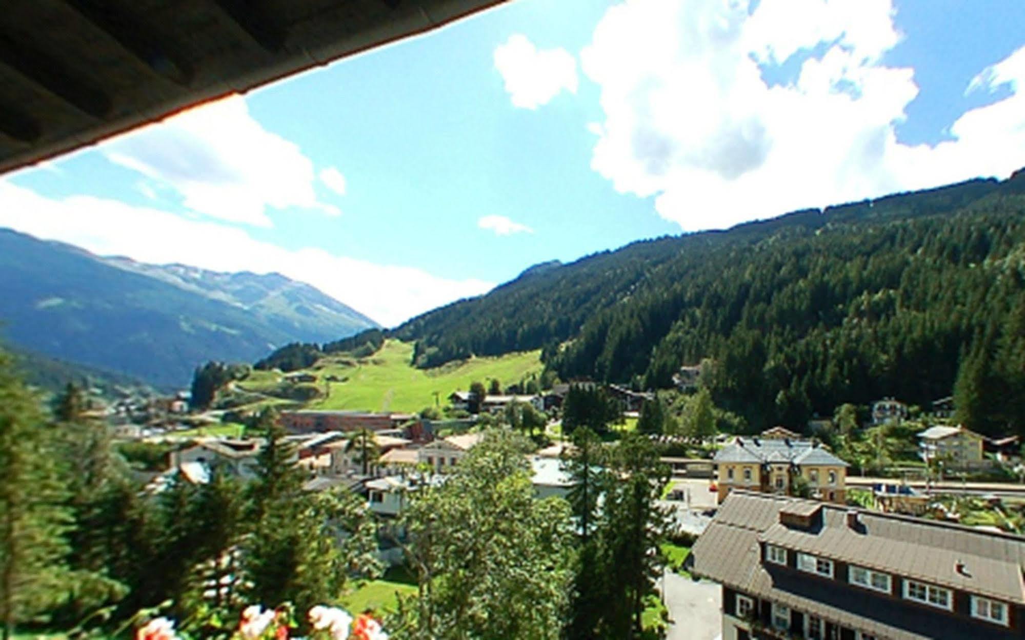 Pension St.Leonhard Bed and Breakfast Bad Gastein Esterno foto