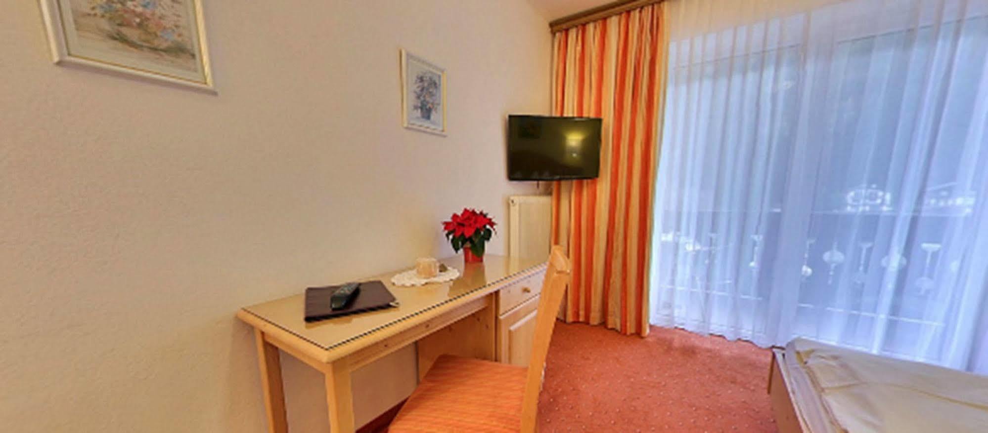 Pension St.Leonhard Bed and Breakfast Bad Gastein Esterno foto